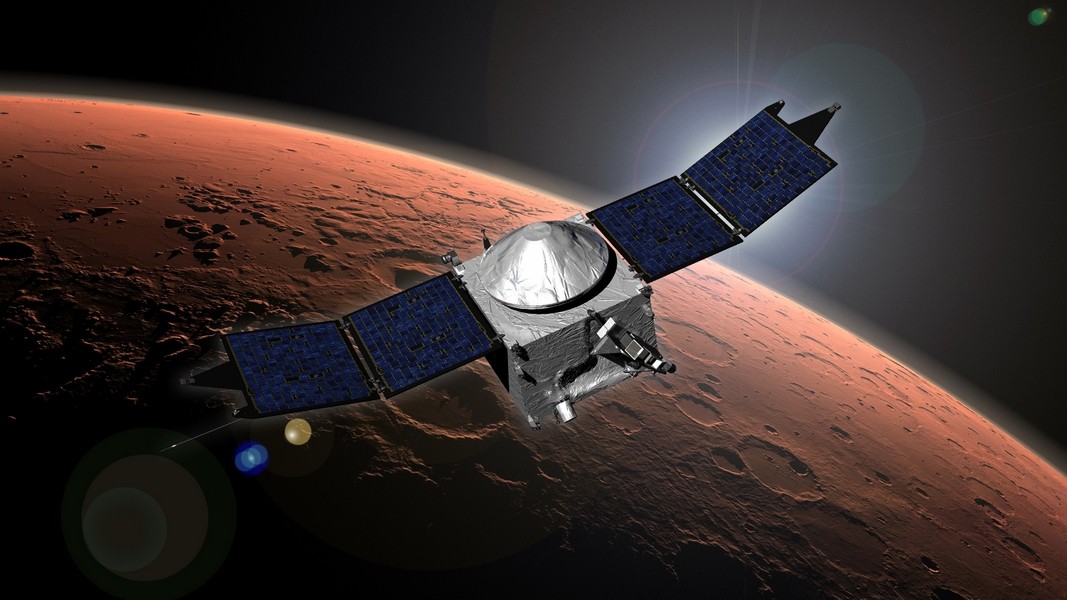 NASA спасло станцию MAVEN от столкновения со спутником Марса