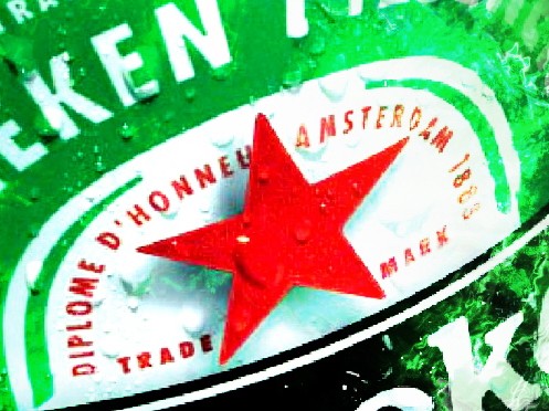 В Венгрии могут запретить логотип пива Heineken из-за красной звезды