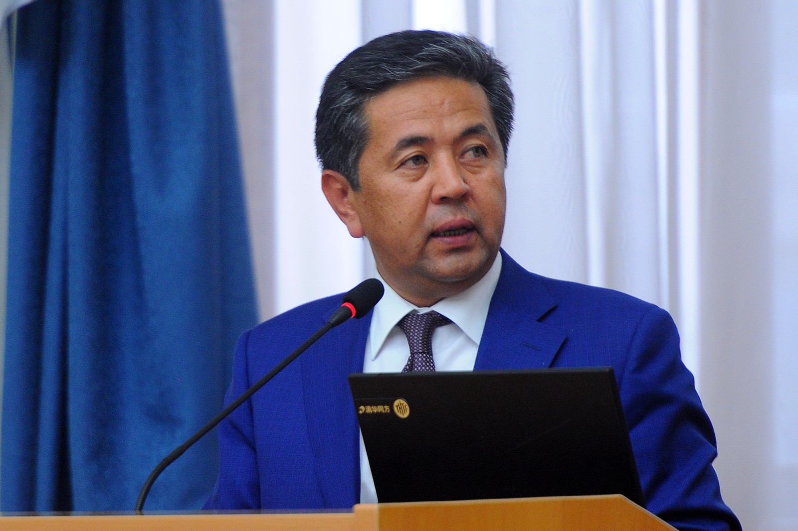 Вице-премьера Киргизии хотят наказать за опечатку в 40 тысячах документов
