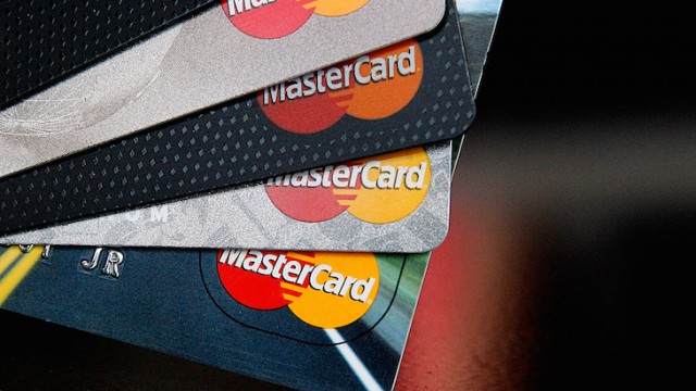 MasterCard перейдет на карты с датчиком отпечатка пальца