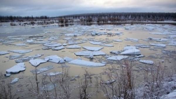 На реках Сибири начался ледоход