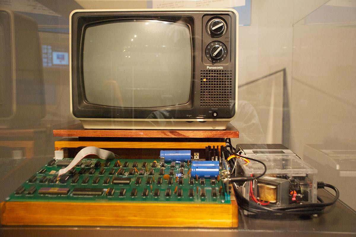 Apple выставила на аукцион в Германии один из первых собственных компьютеров