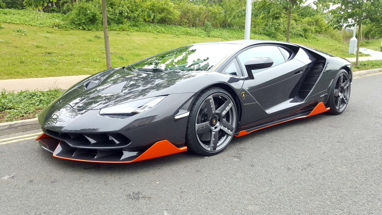 Первый Lamborghini Centenario доставлен в Великобританию