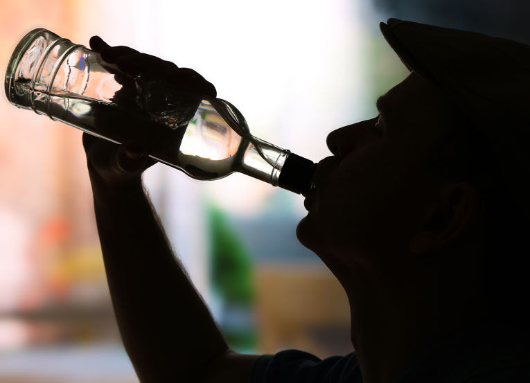 Ученые доказали, что даже малые дозы алкоголя могут разрушать мозг