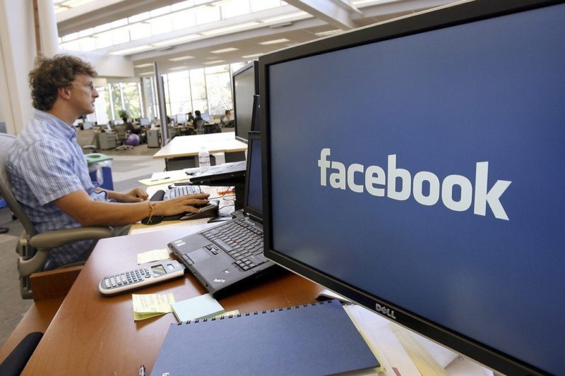 Социальная сеть Facebook могут «научить» распознавать настроение пользователей