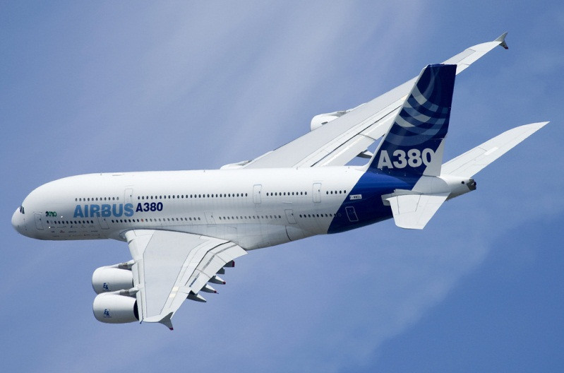 Airbus презентовал новейшую версию крупнейшего в мире пассажирского самолета