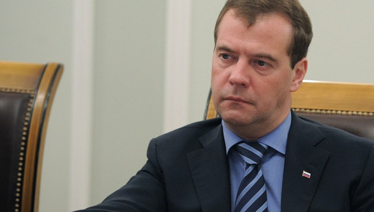 Медведев допустил возможность усиления негатива от санкций для экономики России