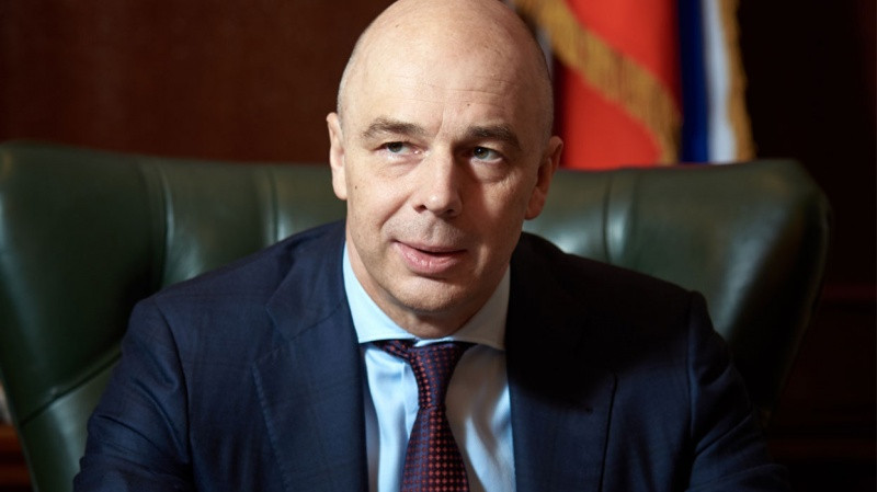 Минфин предложил сократить траты из ФНБ на триллион рублей
