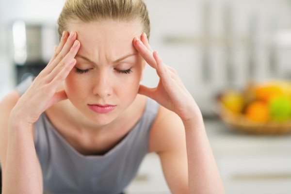Специалист назвал основные причины, провоцирующие головную боль