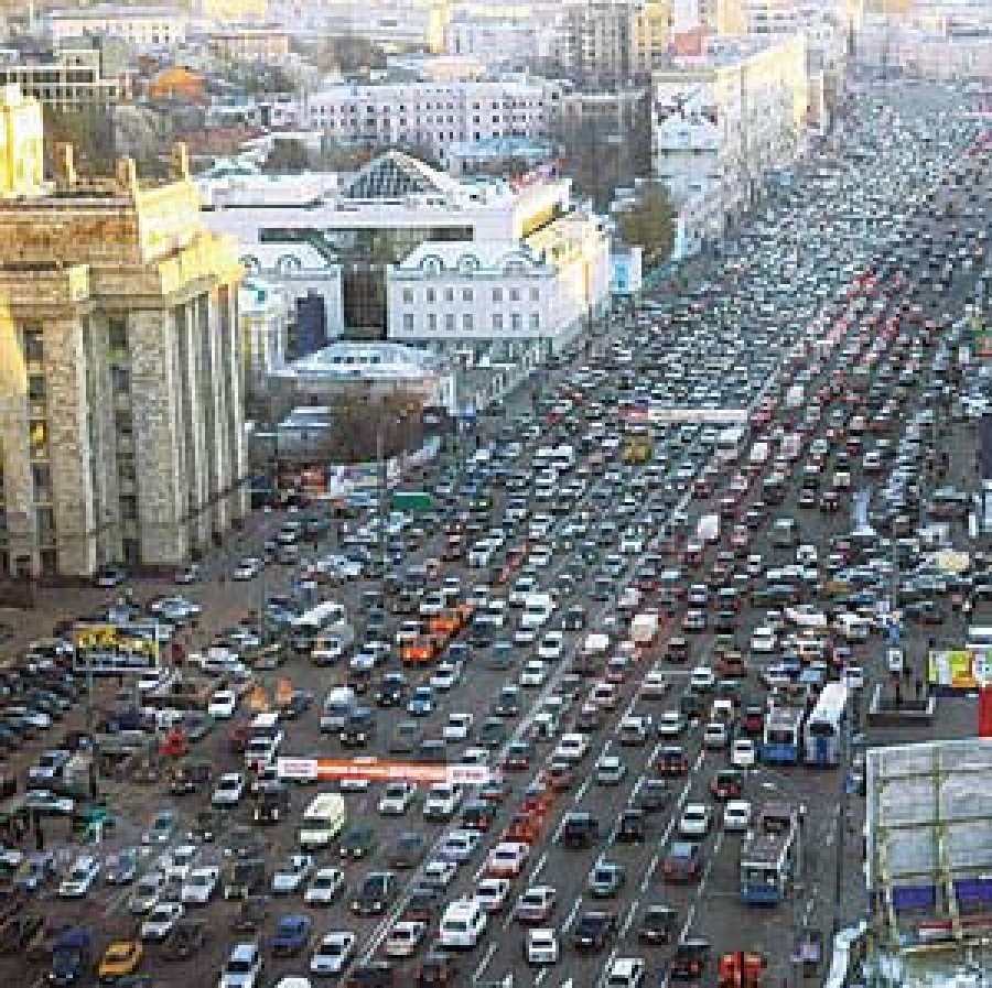 В столице России в первый раз за два месяца образовались 9-балльные пробки
