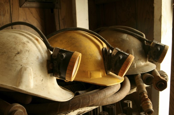 Пострадавшие шахтёры рудника «Мир» находятся в безопасности