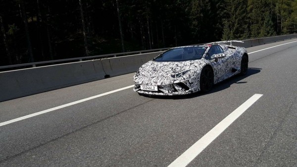 Lamborghini Huracan Performante Spyder запечтален на дорожных тестах
