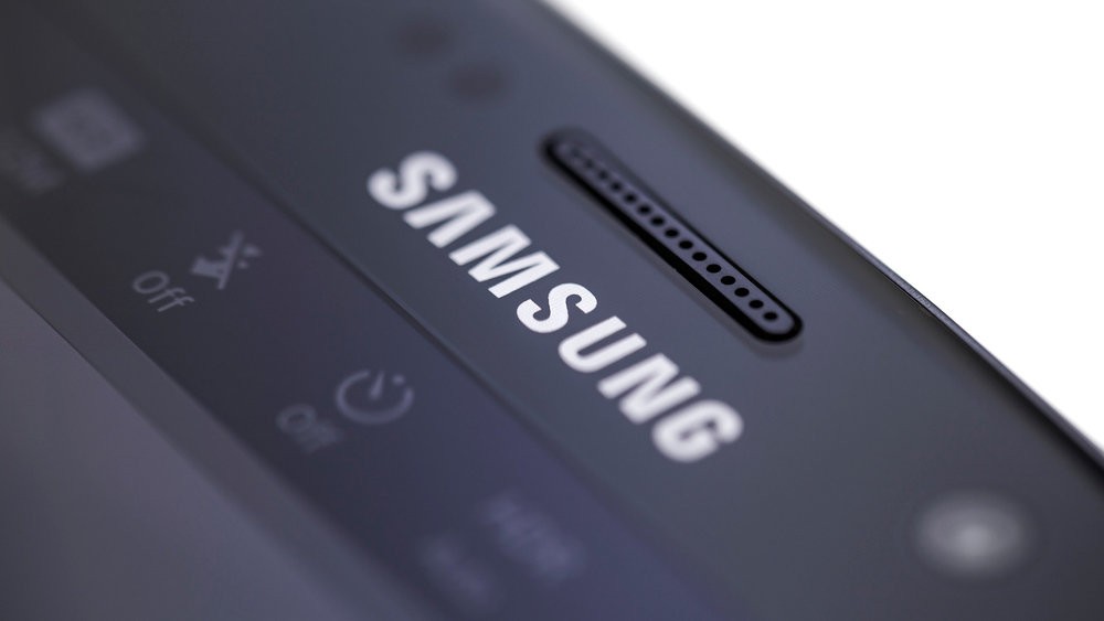 Цена Samsung Galaxy Note 8 в России рухнула на 10 000 рублей за один день после начала продаж