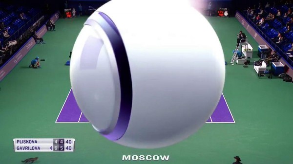 Выбежавшая на корт во время Кубка Кремля кошка испугала теннисистку