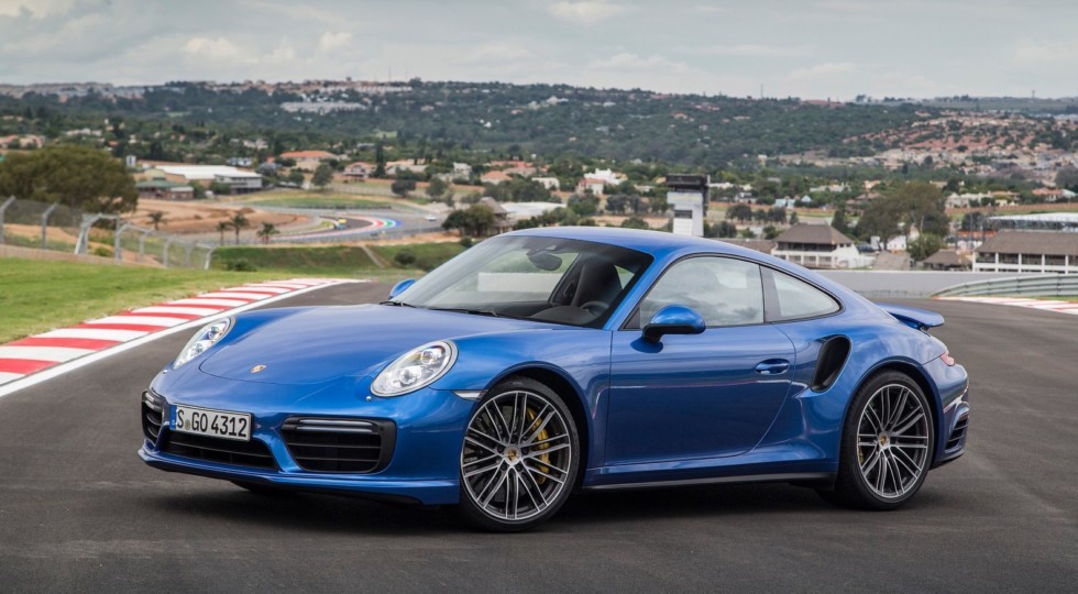 Porsche вернулся к идее гибридного спорткара 911