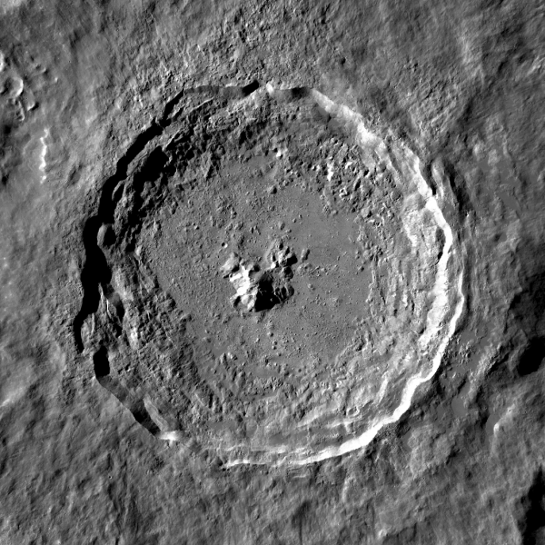 Солнечную панель обнаружили уфологи на Луне в кратере Тихо