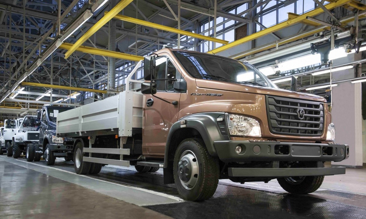 Завод ГАЗ остановил производство до 20 января