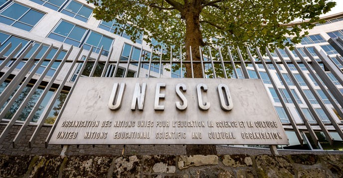 Замгендиректора ЮНЕСКО отстранили от работы из-за домогательств