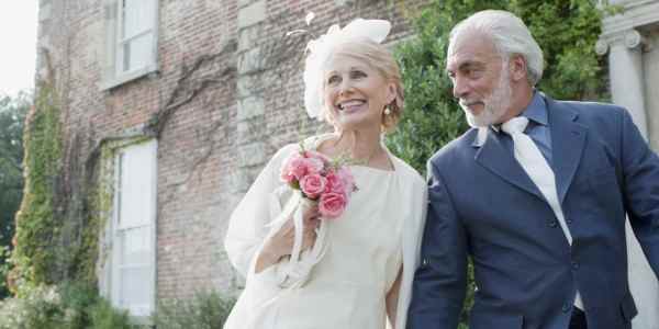 78-летняя жительница Астрахани вышла замуж