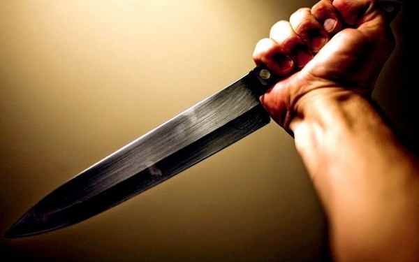 В Белгородской области девушка воткнула отцу нож в спину