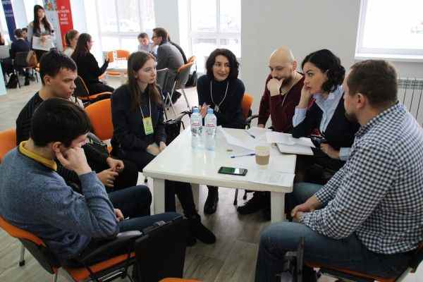 Школьники из Белгорода представили экспертам свои IT-проекты