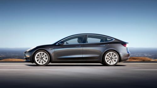 Электрокары Tesla теперь можно заказать через iPhone