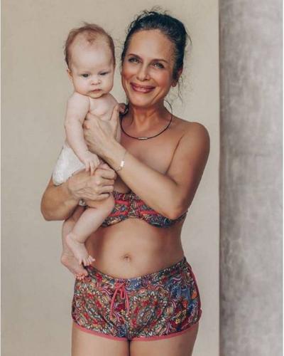 Рита Дакота опубликовала снимок своей всё ещё сексуальной мамы