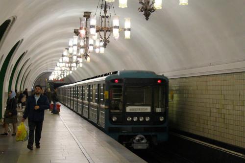 В работе оранжевой ветки метро в Москве произошел технический сбой