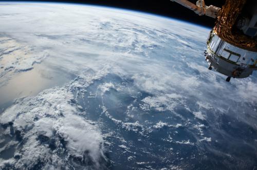 Космонавты из России на МКС примут участие в Часе Земли