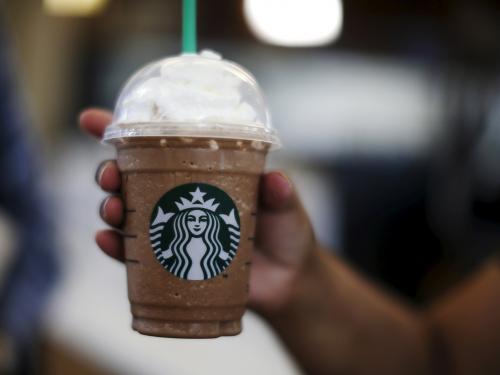 В США бойкотируют Starbucks за многократные нарушения прав чернокожих