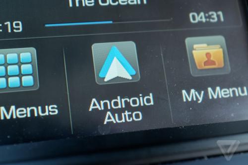 Toyota больше не будет внедрять в свои авто комплексы Android Auto