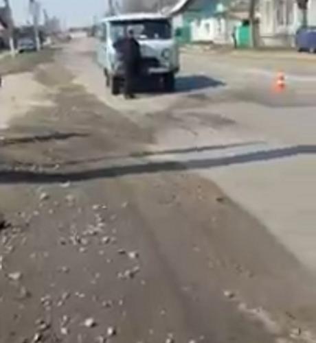 В Воронежской области при ремонте дорог сбрасывают мусор во двор жителям