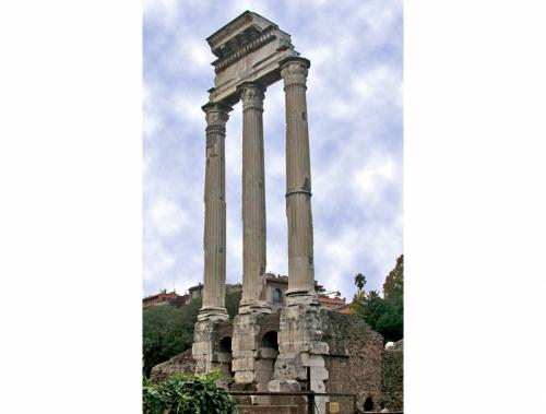 Боевики в Сирии разрушили колонну времён Римской империи