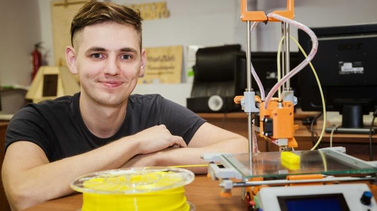 Инженер из Санкт-Петербурга создал 3D-принтер для детей