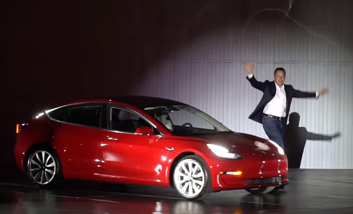 Компания электрокаров Tesla может обанкротиться до конца года