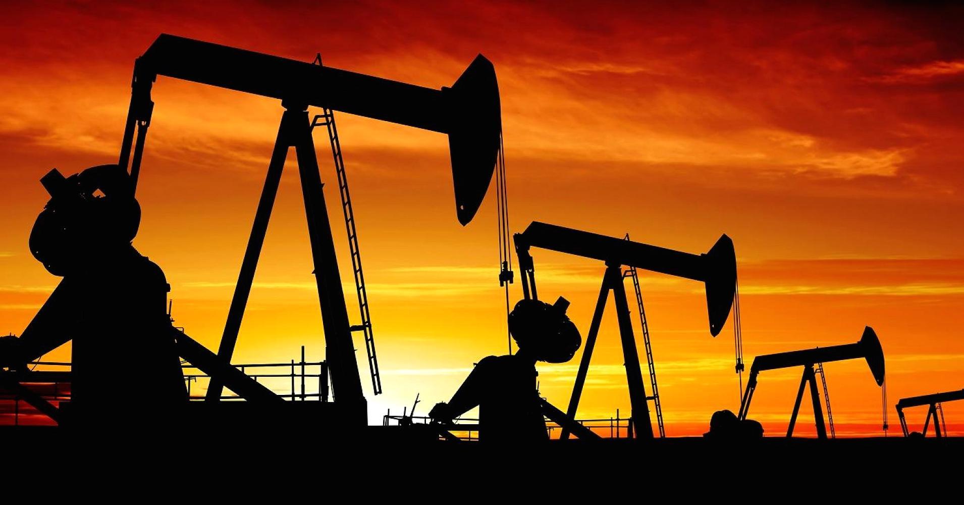 Цены на нефть снизились на 1% после выхода статданных в США