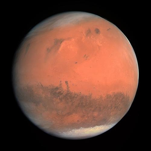 Уфологи увидели на Марсе смартфон с черепом на дисплее