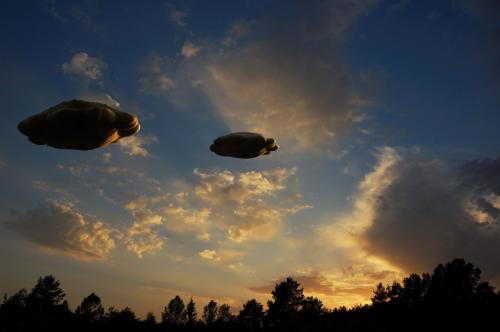Мистика в небе: Жители Польши сняли на видео слияние двух НЛО