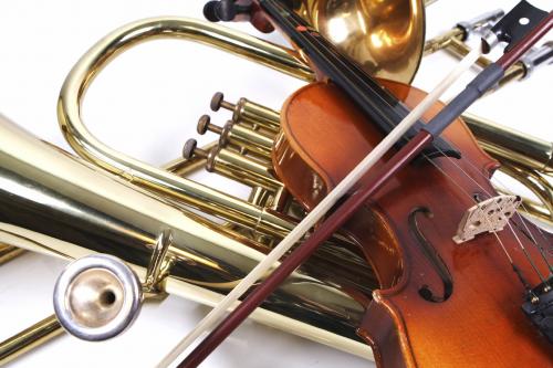 Школы искусств в Москве получат 35 тысяч новых музыкальных инструментов