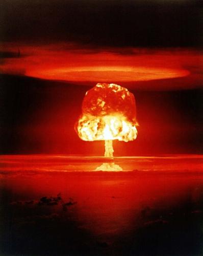 Эксперты: Во всём мире страны закупают и модернизируют ядерные боеголовки
