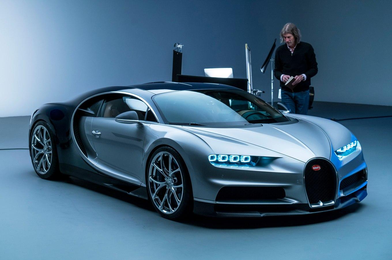 Bugatti отзывает 2 экземпляра гиперкара Chiron
