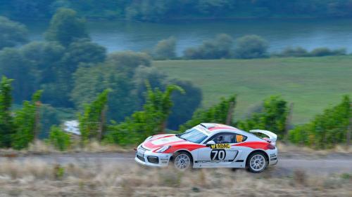 Экстремальный Porsche Cayman GT4 Clubsport Rally прошел этап WRC