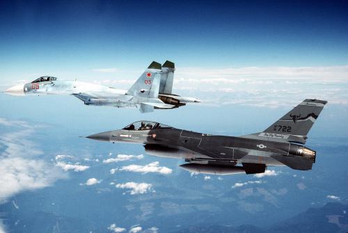 Минобороны РФ: истребители НАТО трижды за неделю сопровождали российские самолеты над Балтикой