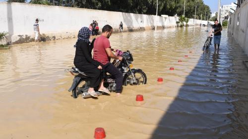 Сотни российских туристов застряли в Тунисе из-за наводнения