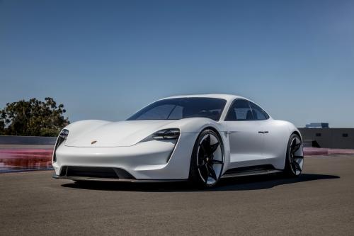 Porsche Taycan возглавил ТОП-5 самых ожидаемых электрокаров‍