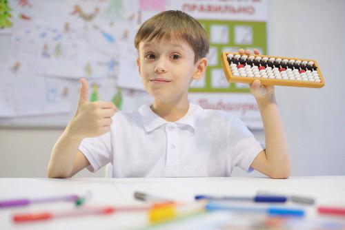 Самые интересные и эффективные курсы развития детей 7-11 лет в Москве