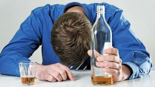 Ученые: Отказ от алкоголя помогает наладить сон и сбросить лишний вес