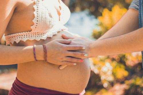 Рожать после 50 полезно: Ученые доказали безопасность и преимущества поздних беременностей