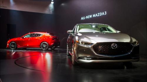«Шикарная, но цену бы поменьше»: Российские автолюбители отреагировали на новую Mazda 3 в кузове хетчбэк