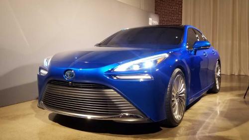 «Самая полезная Тойота»: Блогер рассекретил новую Toyota Mirai 2020